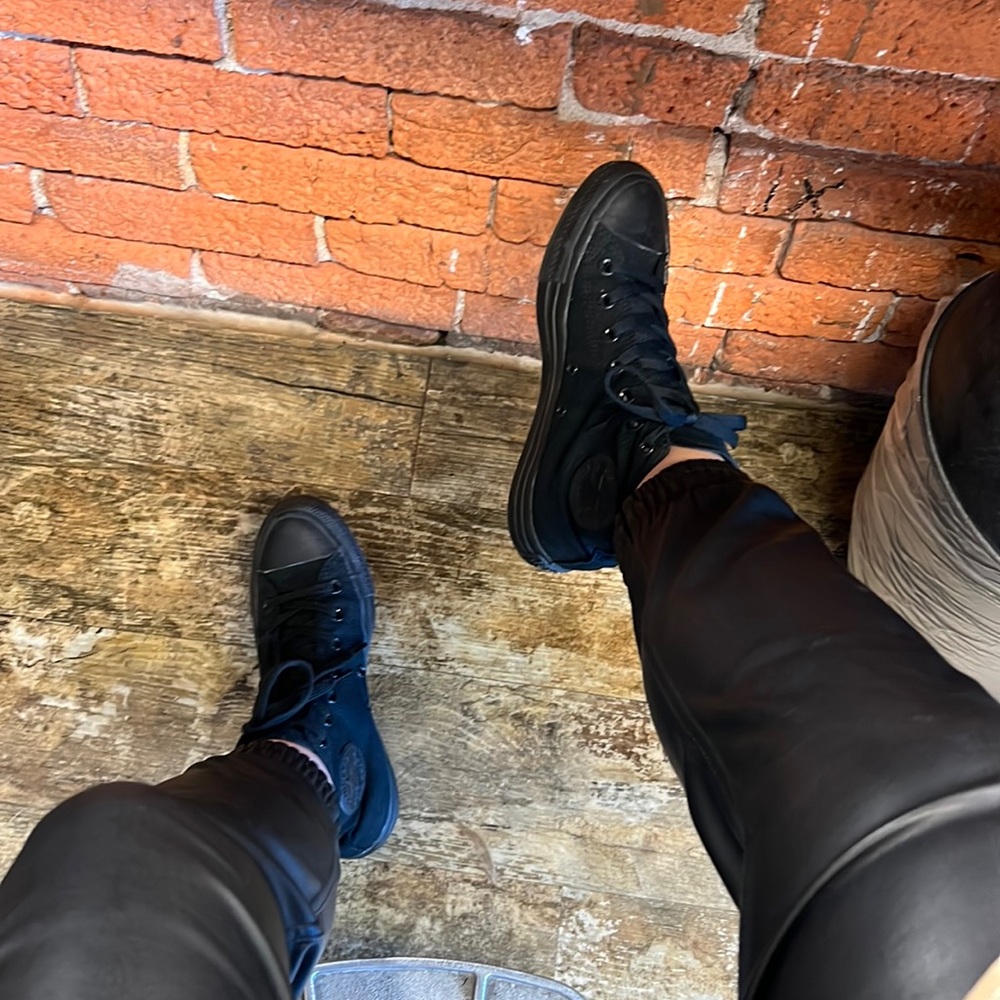 Black converse